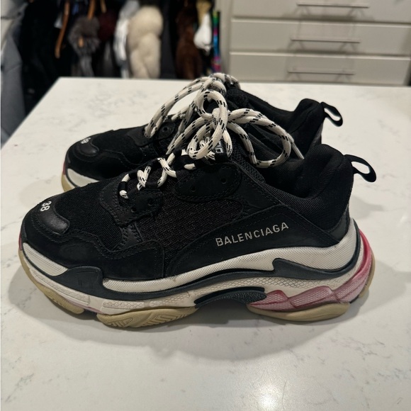 Balenciaga Triple S - Picture 2 of 6